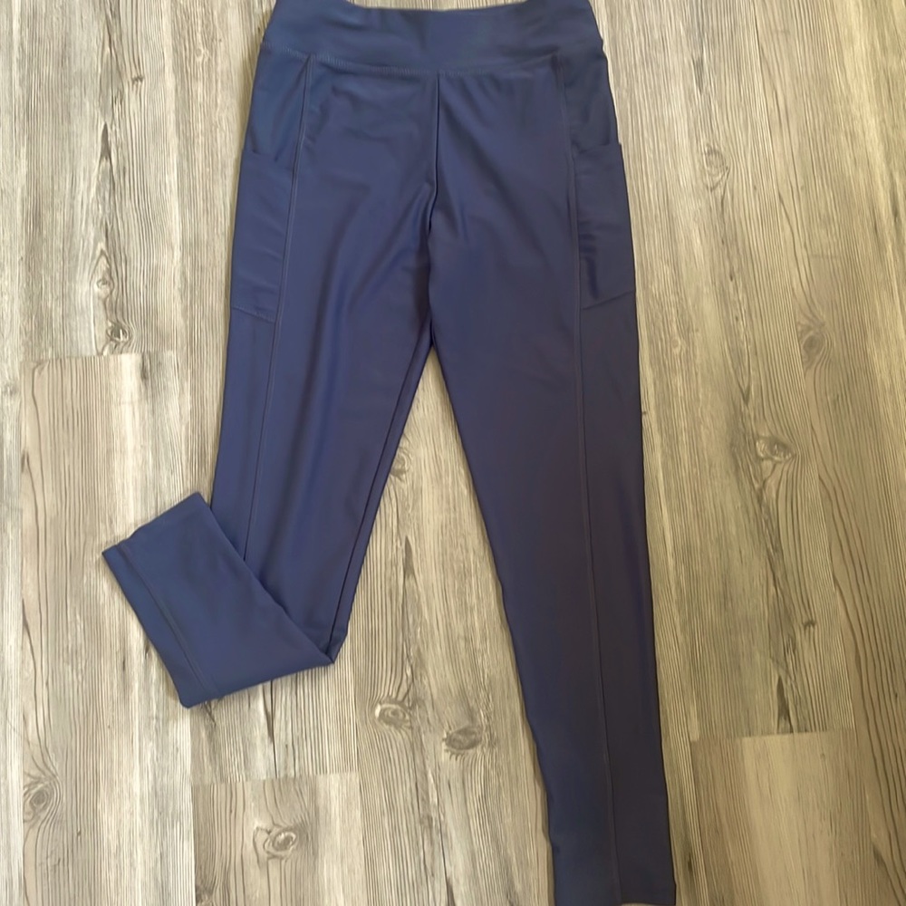 Runway, gray, compression